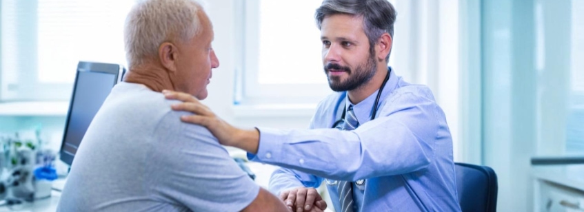 Doctor con paciente